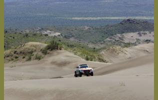 Der er nu kun en enkelt af de helt nye Mitsubishi Racing Lancers tilbage i Rallye Dakar. Den køres af spanieren Nani Roma og ligger på 4. pladsen.