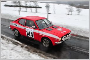 Med en tiendeplads i 2009 er Lars Bækkelund og Arne Pagh i deres Fiat 128 Coupe fra 1972 blandt de absolutte favoritter i Rallye Monte-Carlo Historique.