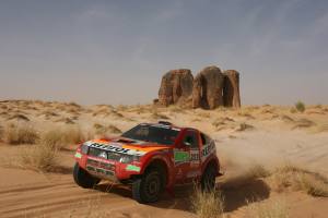 Mitsubishi: Den 8-dobbelte Dakar-vinder, Stephane Peterhansel i Mitsubishi Pajero, udbyggede tirsdag sit forspring i Dakar-rallyet.