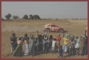 Mitsubishi: Stephane Peterhansel vandt Rallye Dakar for niende gang. For Mitsubishi er det syvende år i træk og 12. gang totalt at man kommer først i mål i verdens hårdeste rally.