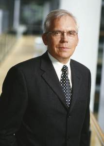 dr. Ulrich Hackenberg. 