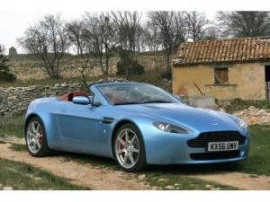 2008 Aston Martin V8 Vantage Roadster - her under en tur til Provence