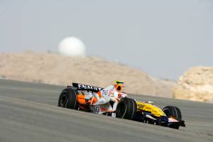 ING Renault F1 Teamet havde en vanskelig weekend i Bahrain, men håber på, at en ekstraordinær indsats fra fabrikkens teknikere kan forbedre holdets muligheder i Barcelona om fire uger.  