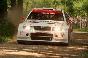 Kristian Poulsen og hans codriver lå nr. 3 i første løb med deres nye Skoda Fabia World Rally Car, da de måtte udgå med teknisk defekt.